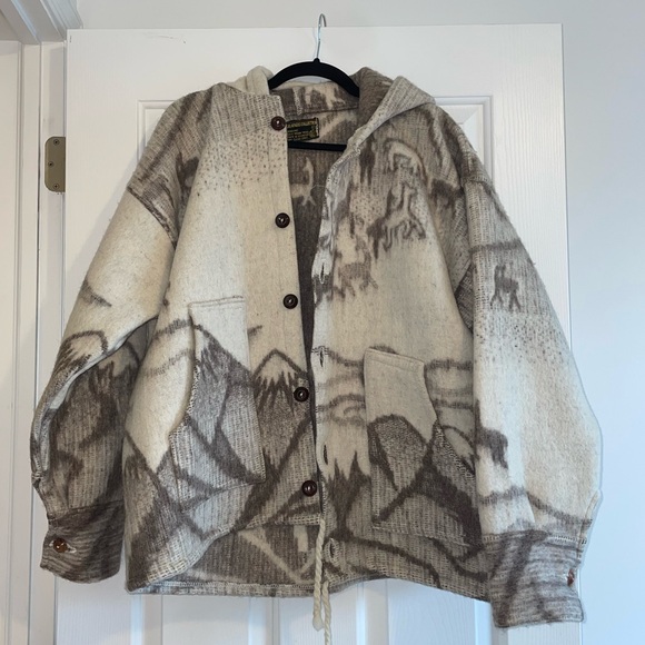 Vintage Ecuador Warm Oversized 100% Virgin Wool Coat - Picture 9 of 13